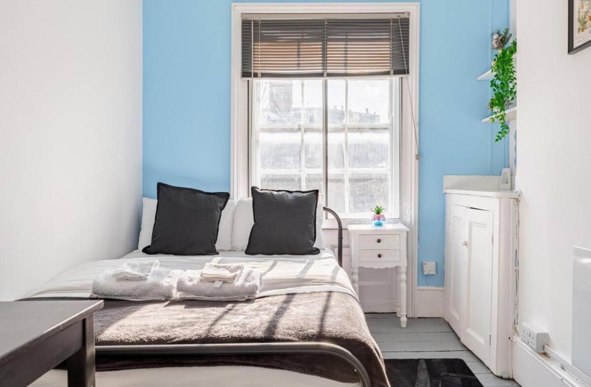 Camden - 3 Bedrooms - Sleeps 6 - Near Underground Londen